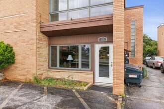 175 N Washington St, Wheaton, IL à louer Photo de l’immeuble– Image 2 sur 14
