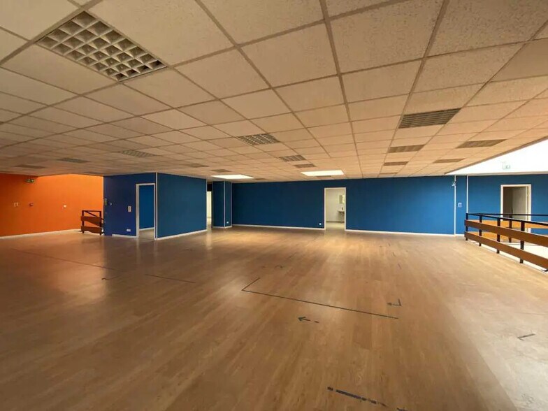 Bureau dans Sotteville-Lès-Rouen à louer - Photo de l’immeuble – Image 1 sur 5