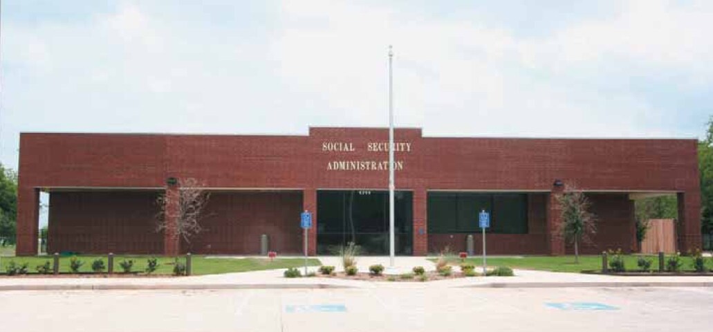 1711 W Henderson St, Cleburne, TX à vendre Photo principale– Image 1 sur 5