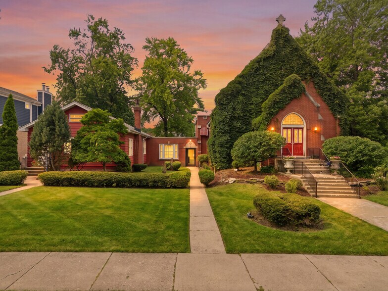 6240 N Avondale Ave, Chicago, IL à vendre - Photo principale – Image 1 sur 59