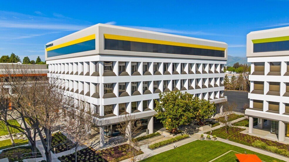 2590 N 1st St, San Jose, CA à louer - Photo de l’immeuble – Image 1 sur 4