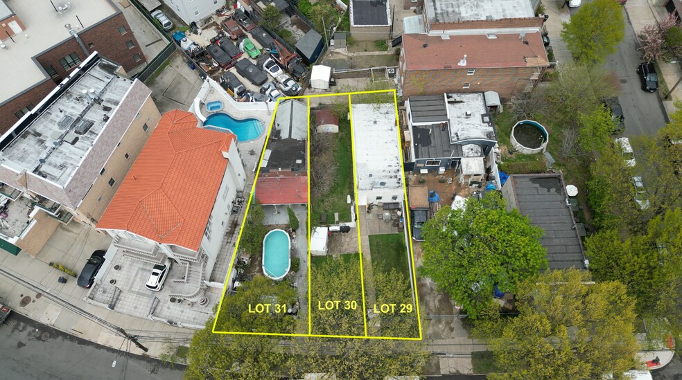 7011 Ditmars Blvd, East Elmhurst, NY à vendre - Photo de l’immeuble – Image 3 sur 35