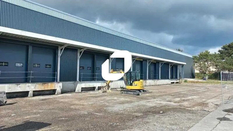 Industriel/Logistique dans Goussainville à louer - Photo de l’immeuble – Image 2 sur 12