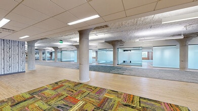 675 Ponce de Leon Ave NE, Atlanta, GA à louer Numérisation 3D Matterport– Image 1 sur 13