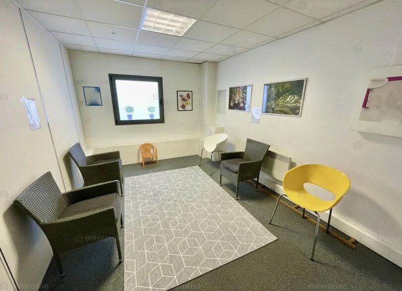 Bureau dans Amiens à louer - Photo de l’immeuble – Image 3 sur 5