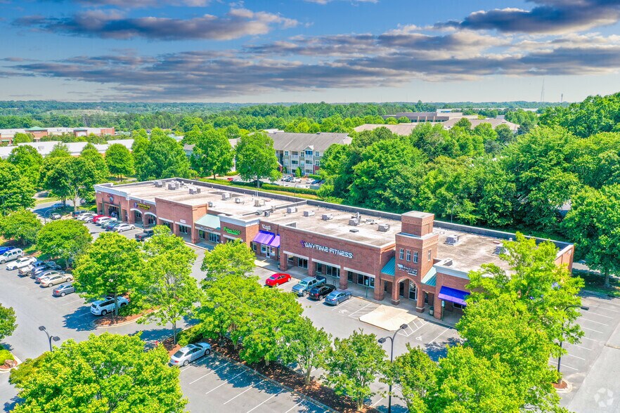 1636 Sardis Rd N, Charlotte, NC à louer - Photo de l’immeuble – Image 2 sur 10