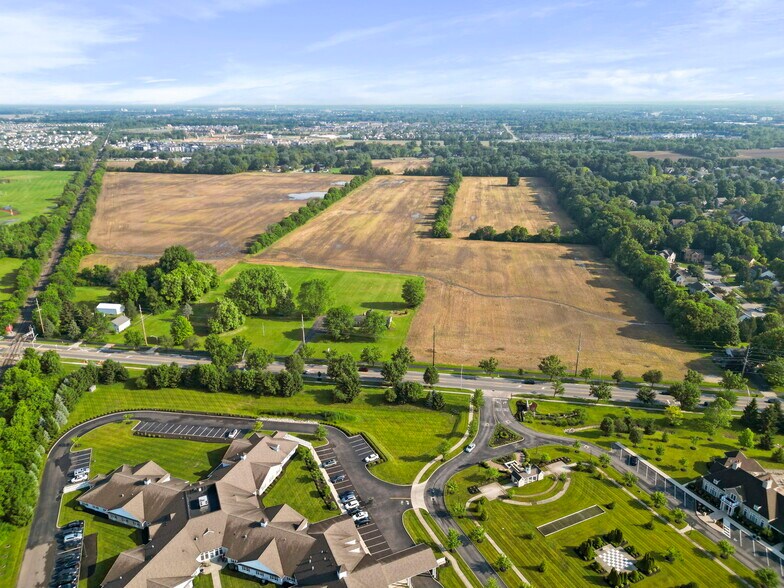 4840 Davidson Rd, Hilliard, OH à vendre - Photo de l’immeuble – Image 2 sur 30