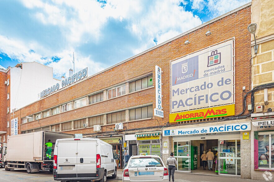 Calle de Valderribas, 30, Madrid, Madrid à louer - Photo de l’immeuble – Image 2 sur 2