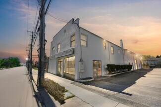 Plus de détails pour 308 Larkfield Rd, East Northport, NY - Local commercial à vendre