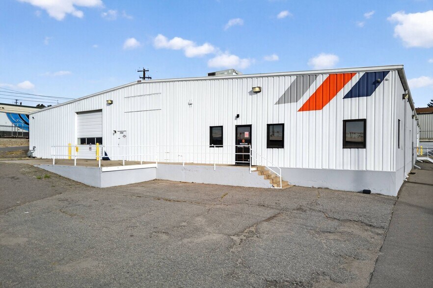 2261 W Cornell Ave, Englewood, CO à louer - Photo de l’immeuble – Image 3 sur 8