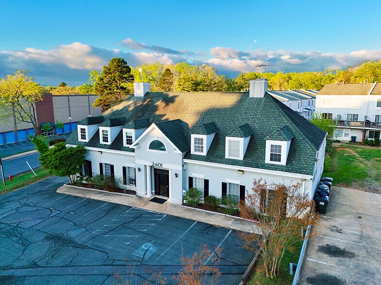 2401 Hydraulic Rd, Charlottesville, VA à louer - Photo de l’immeuble – Image 2 sur 3