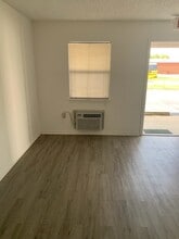 655 W Fulton St, Sanford, FL à louer Photo intérieure– Image 2 sur 6