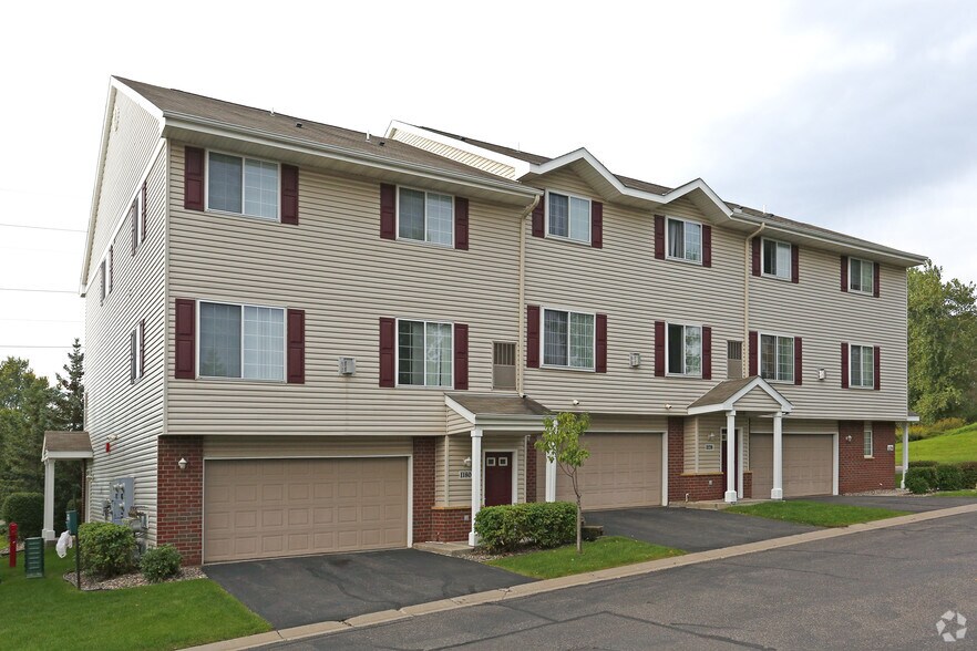 1148 McAndrews Rd E, Burnsville, MN à vendre - Photo principale – Image 1 sur 110