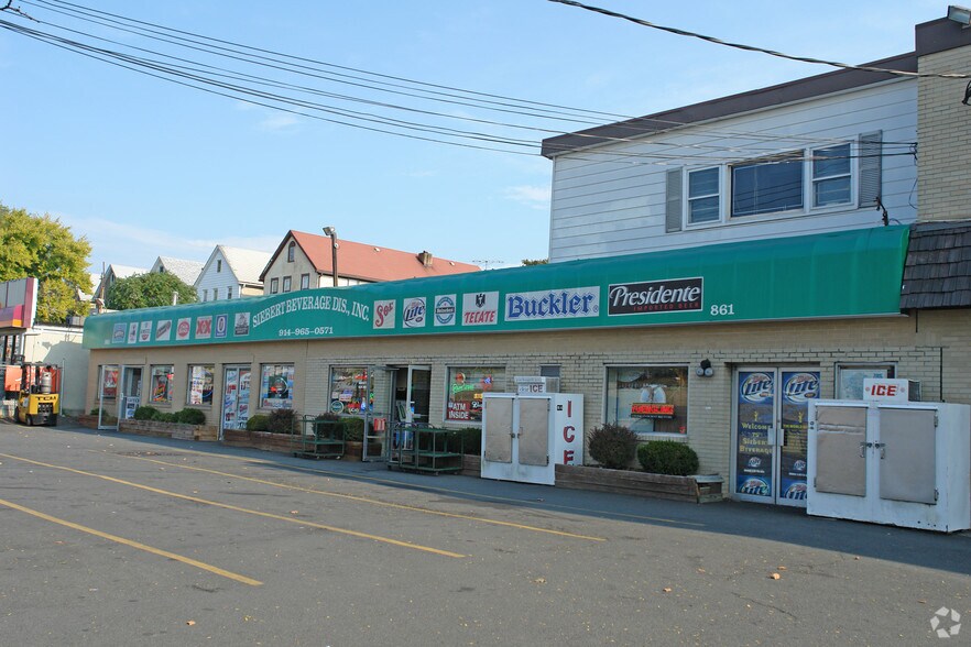 861 Yonkers Ave, Yonkers, NY à louer - Photo de l’immeuble – Image 2 sur 2