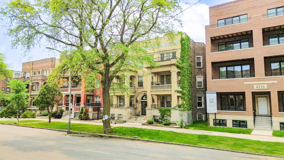 4320 S Michigan Ave, Chicago, IL à vendre - Photo de l’immeuble – Image 1 sur 5
