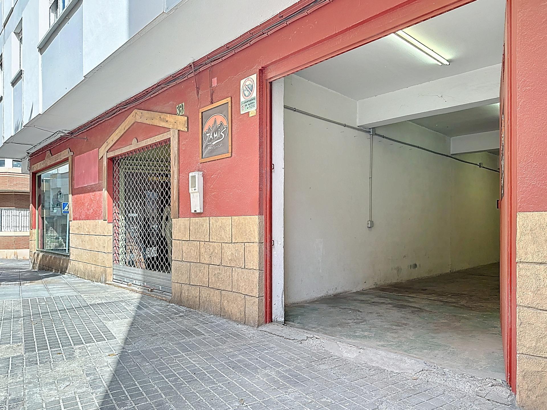 Immeuble residentiel dans Almería, Almería à vendre Photo de l’immeuble– Image 1 sur 6