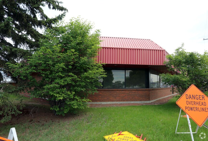 10010 132nd Ave NW, Edmonton, AB à vendre - Photo de l’immeuble – Image 2 sur 3