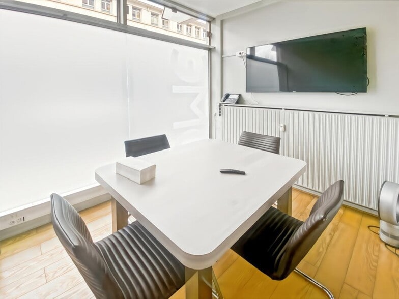 Bureau dans Paris à vendre - Photo de l’immeuble – Image 3 sur 9