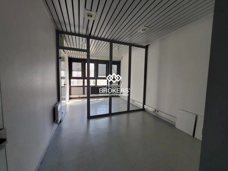 Bureau dans Annecy à vendre - Photo de l’immeuble – Image 2 sur 5