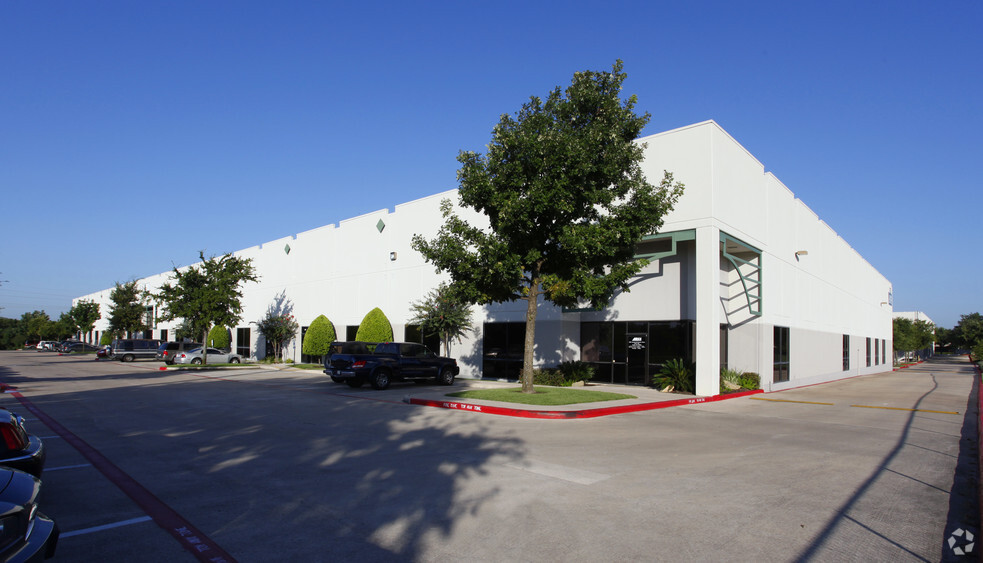 4209 S Industrial Dr, Austin, TX à louer - Photo principale – Image 2 sur 5