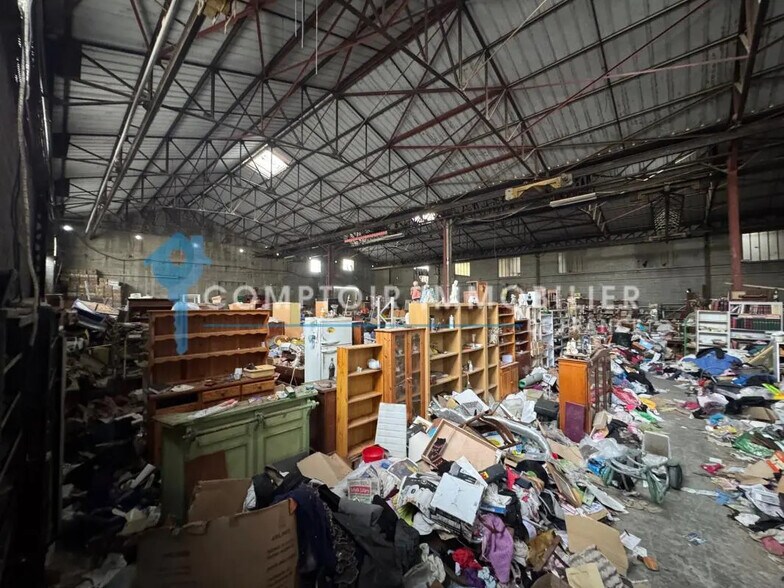 Industriel/Logistique dans Beaucaire à louer - Photo de l’immeuble – Image 3 sur 4