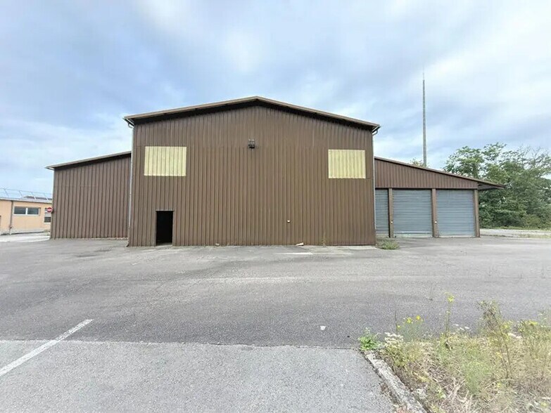 Local d'activités dans Besançon à vendre - Photo de l’immeuble – Image 1 sur 18