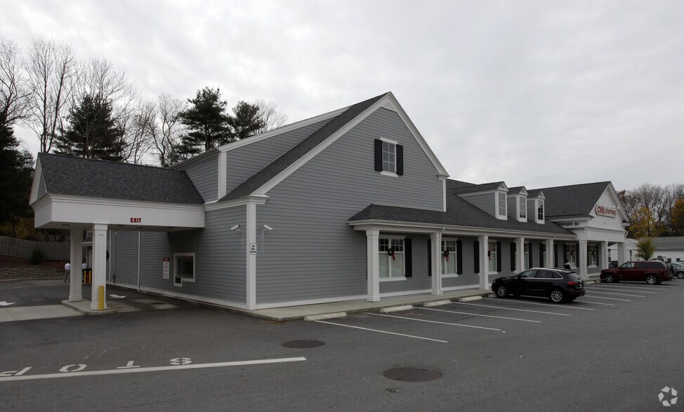 1068 Putnam Pike, Chepachet, RI à vendre - Photo de l’immeuble – Image 3 sur 6