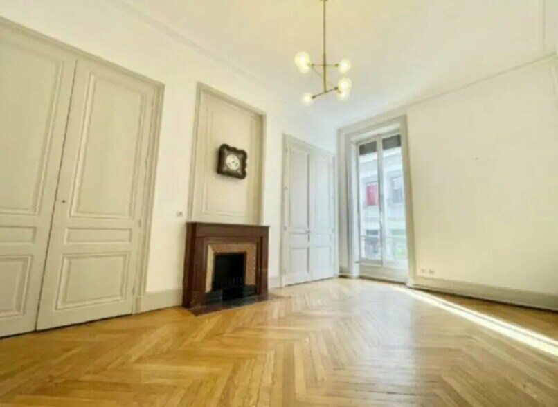 Bureau dans Paris à louer - Photo de l’immeuble – Image 1 sur 3