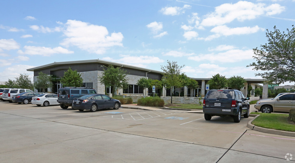 9977 W Sam Houston Pky N, Houston, TX à louer - Photo de l’immeuble – Image 1 sur 12