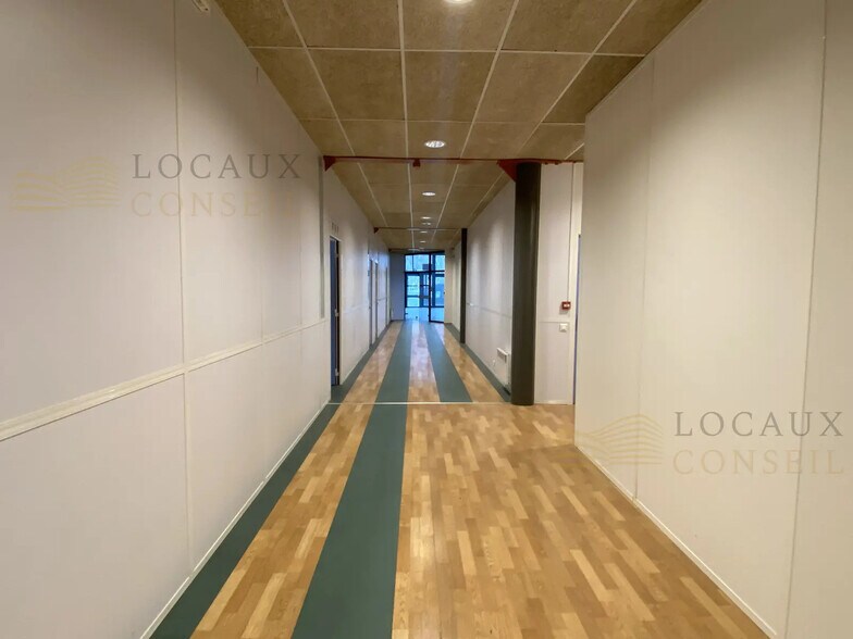 Bureau dans Bezons à louer - Photo de l’immeuble – Image 3 sur 6