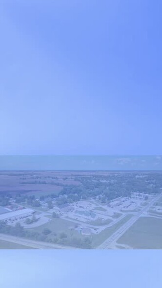 8 W Carriage Ln, Altamont, IL à vendre - Vidéo sur l’annonce professionnelle – Image 2 sur 8