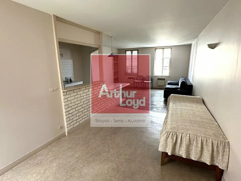 57 Rue Urbain IV, Troyes à vendre - Photo de l’immeuble – Image 2 sur 2