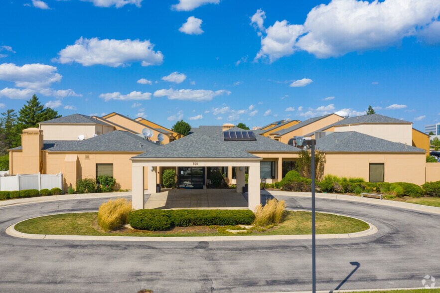 800 Lake Cook Rd, Deerfield, IL à vendre - Photo de l’immeuble – Image 2 sur 33