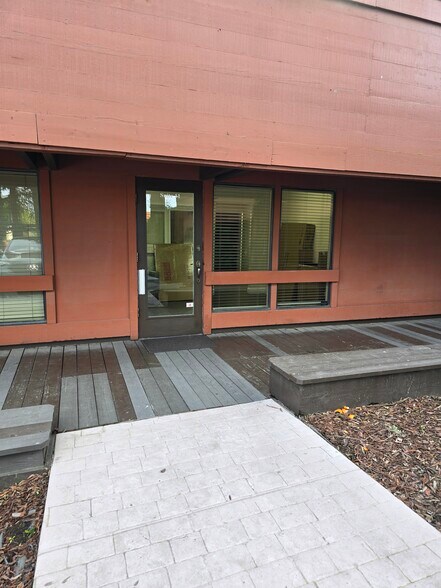 2909 Coffee Rd, Modesto, CA à louer - Photo principale – Image 1 sur 11