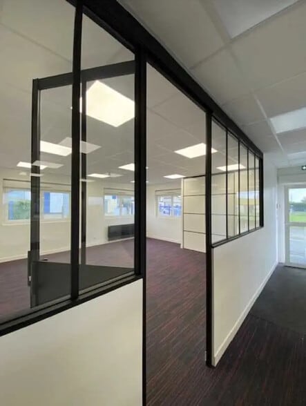 Bureau dans Octeville-sur-Mer à louer - Photo de l’immeuble – Image 2 sur 6