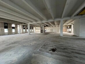 Local d’activités dans Rungis à louer Photo intérieure– Image 1 sur 2