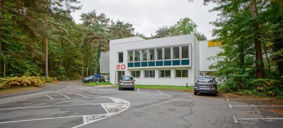 Bureau dans MAGNY-LES-HAMEAUX à louer - Photo de l’immeuble – Image 3 sur 13