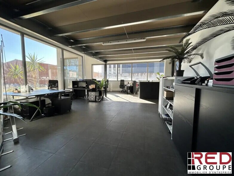 1480 Avenue D'Armenie, Gardanne à louer - Photo de l’immeuble – Image 3 sur 13