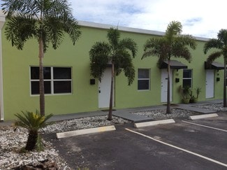 Plus de détails pour 710-714 NE 1st Ave, Fort Lauderdale, FL - Local commercial à louer