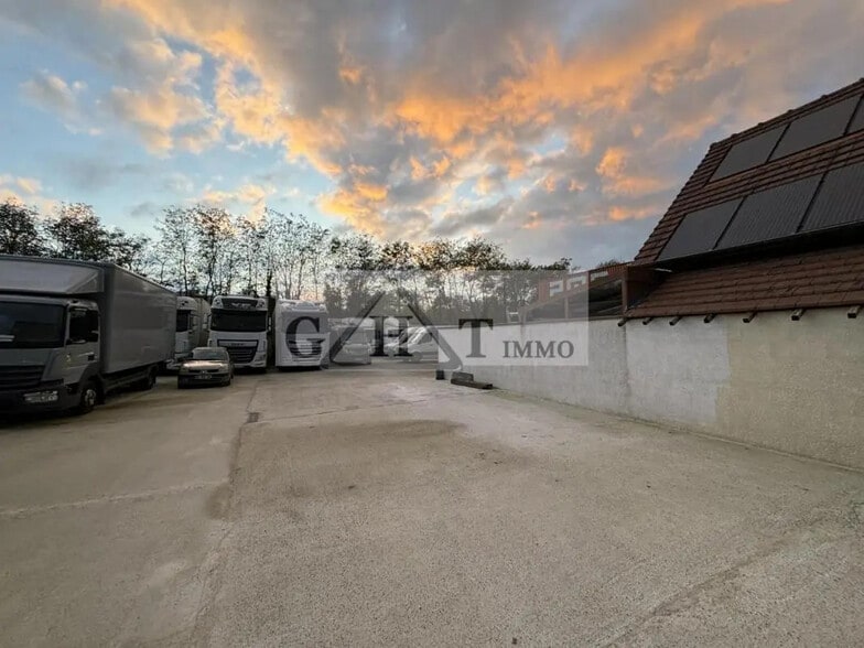 Industriel/Logistique dans Viry-Châtillon à vendre - Photo de l’immeuble – Image 3 sur 5