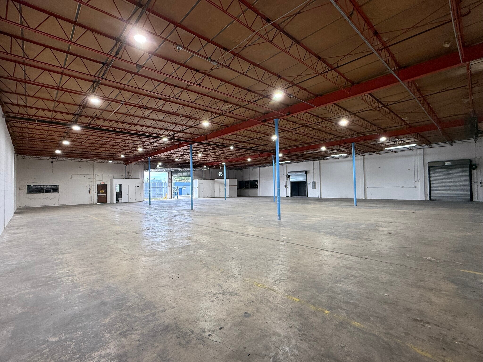 2901-2915 NW 34th St, Miami, FL à louer Photo principale– Image 1 sur 6