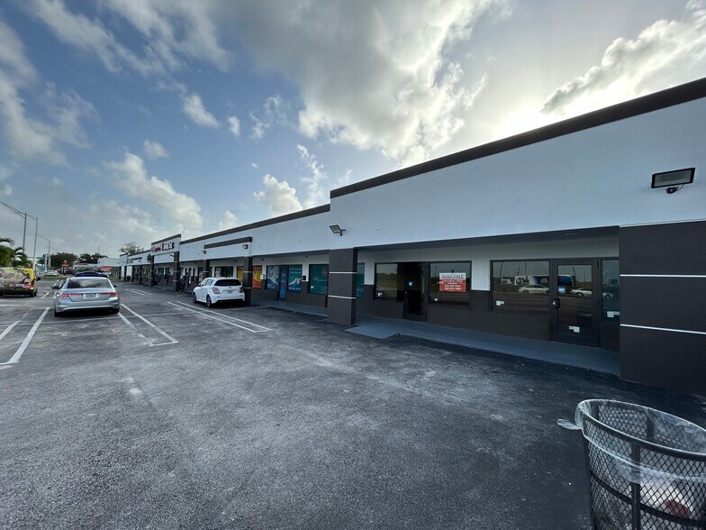 10815 NW 27th Ave, Miami, FL à louer - Photo de l’immeuble – Image 2 sur 6