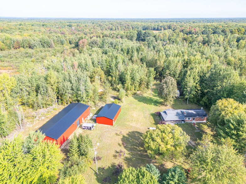 5852 NW County Line Rd, Coleman, MI à vendre - Aérien – Image 3 sur 14