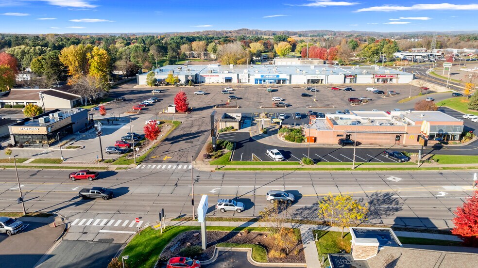 1501-1567 Broadway St N, Menomonie, WI à vendre - Photo de l’immeuble – Image 2 sur 17