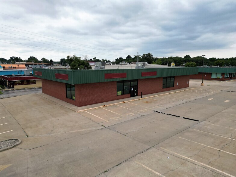 2875 N Water St, Decatur, IL à louer - Photo de l’immeuble – Image 1 sur 2