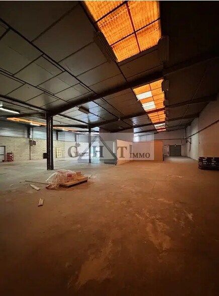 Industriel/Logistique dans Brie-Comte-Robert à louer - Photo intérieure – Image 2 sur 2