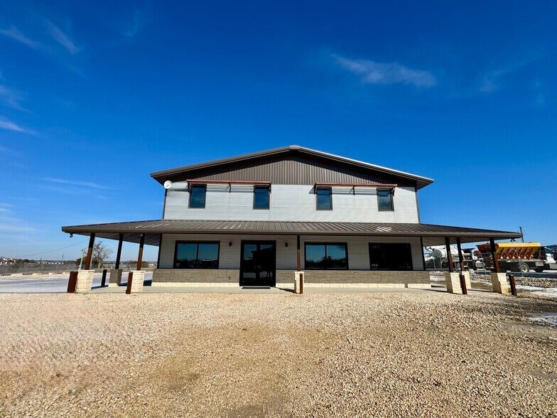 105 McBar Dr, Jarrell, TX à louer - Photo de l’immeuble – Image 3 sur 23