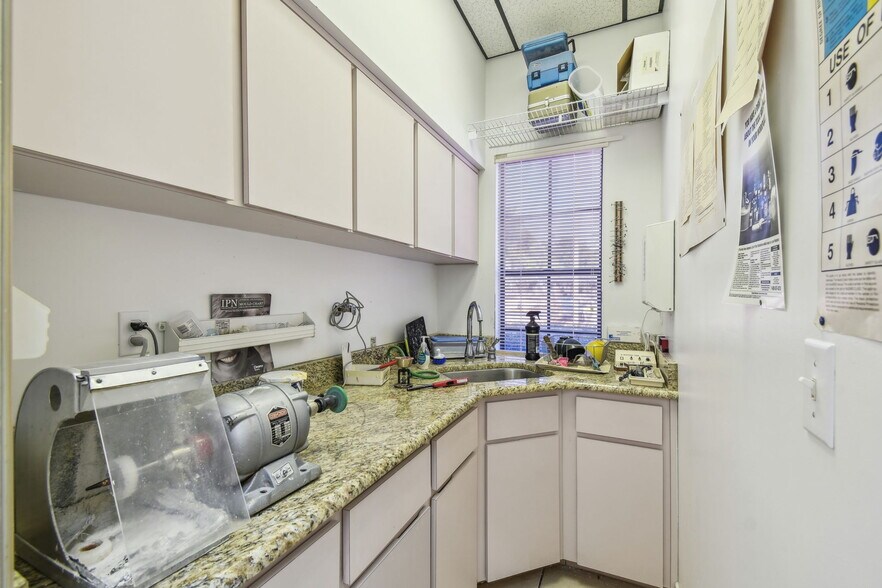 6331 State Road 54, New Port Richey, FL à louer - Photo de l’immeuble – Image 2 sur 13