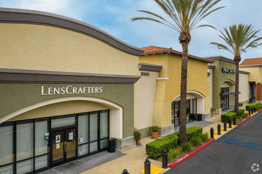 30461-30511 Avenida De Las Flores, Rancho Santa Margarita, CA à louer - Photo de l’immeuble – Image 3 sur 15