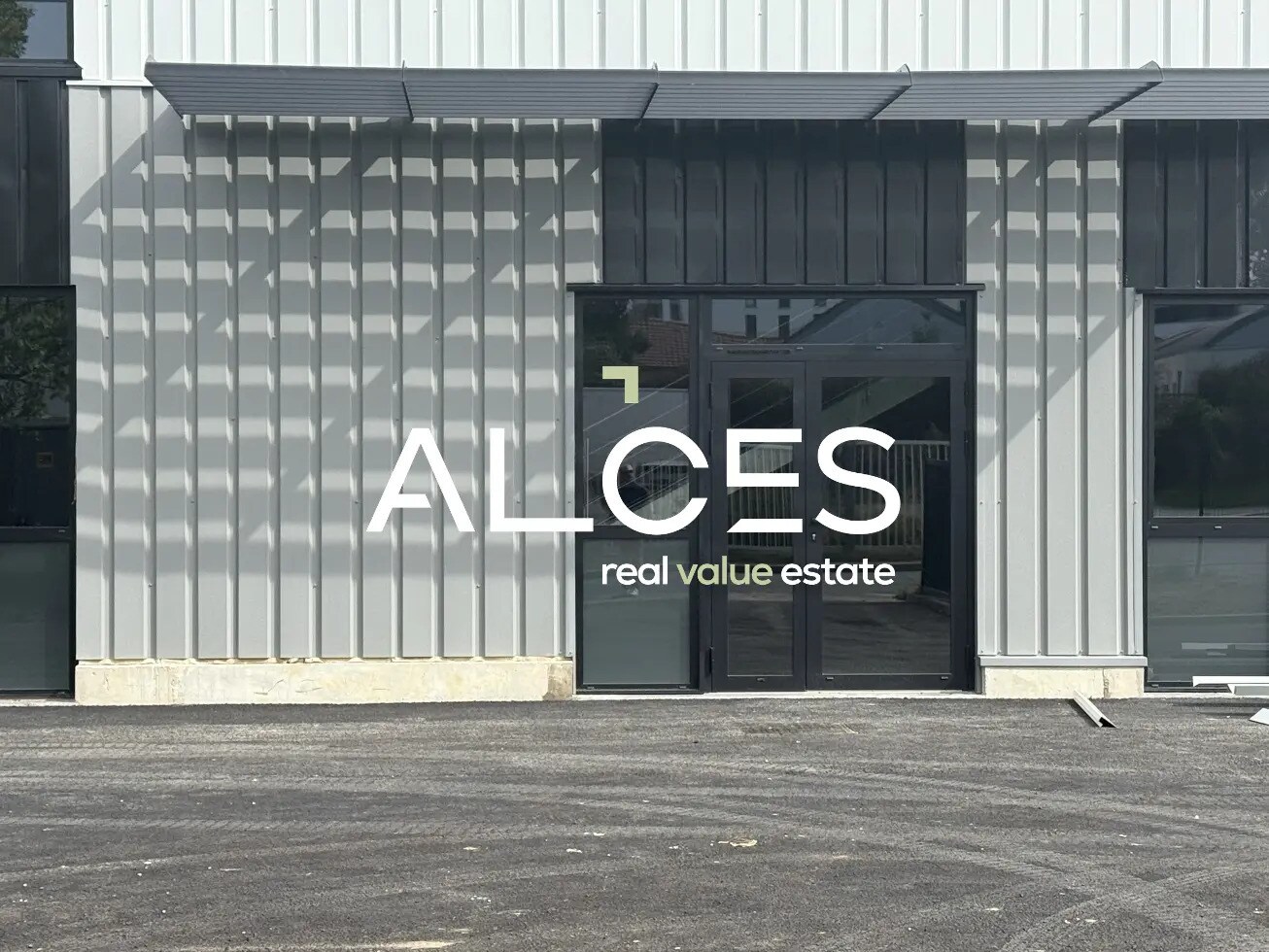 Local d’activités dans Lormont à louer Photo de l’immeuble– Image 1 sur 2